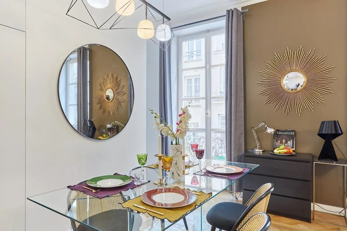 Apartment Le Marais By Studio Prestige Paris France