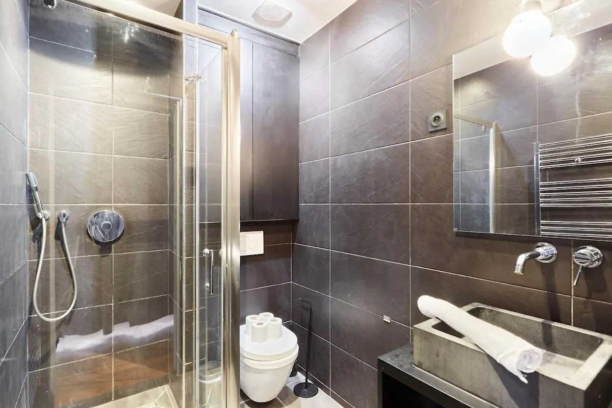 Apartment Le Marais By Studio Prestige Paris France